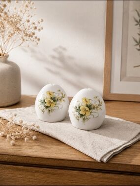 Vintage Sandford Fine Bone China Egg Salt and Pepper Shakers Made in England